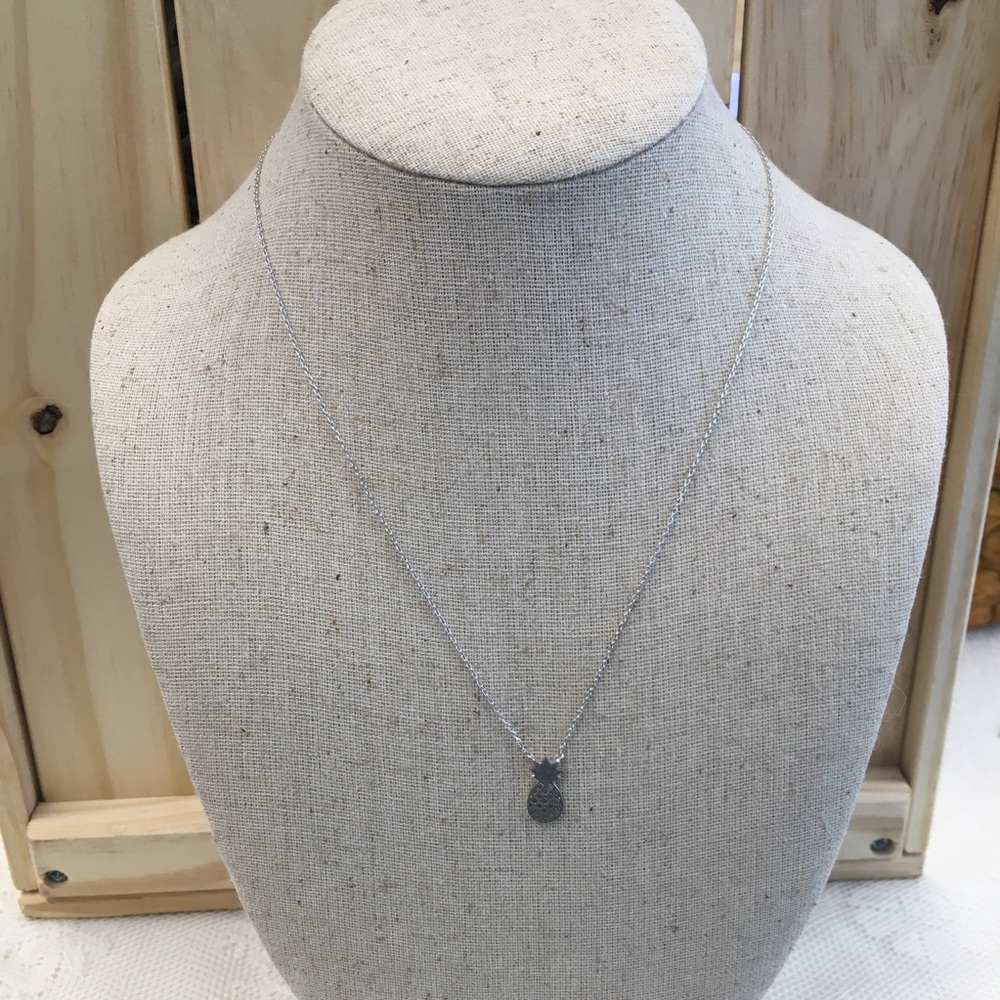Pineapple Necklace - Picture 3 of 3